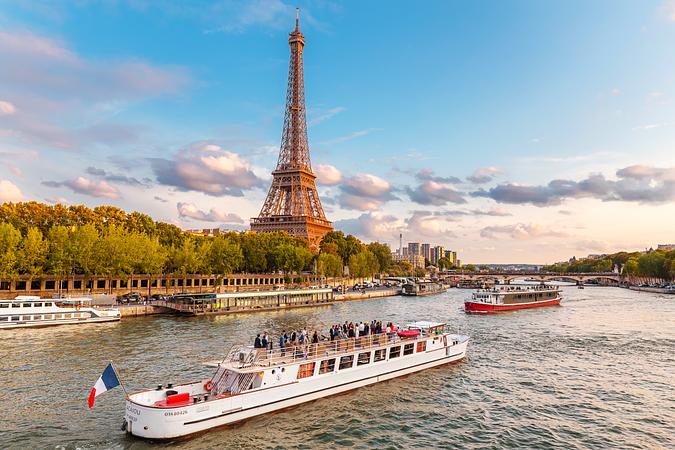 10D7N EUROPE LEGEND (PARIS, BRUSSELS, AMSTERDAM, COLOGNE, HEIDELBERG, TITISEE, RHINEFALLS, ZURICH, LUCERNE)