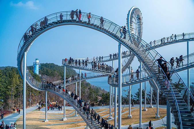 8D6N BUSAN/DAEGU/SUWON/SEOUL (SEOUL-BUSAN BY KTX) [HAEUNDAE BEACH TRAIN/POHANG SPACE WALK/HUINNYEOUL COASTAL VILLAGE/GAMCHEON CULTURAL VILLAGE]