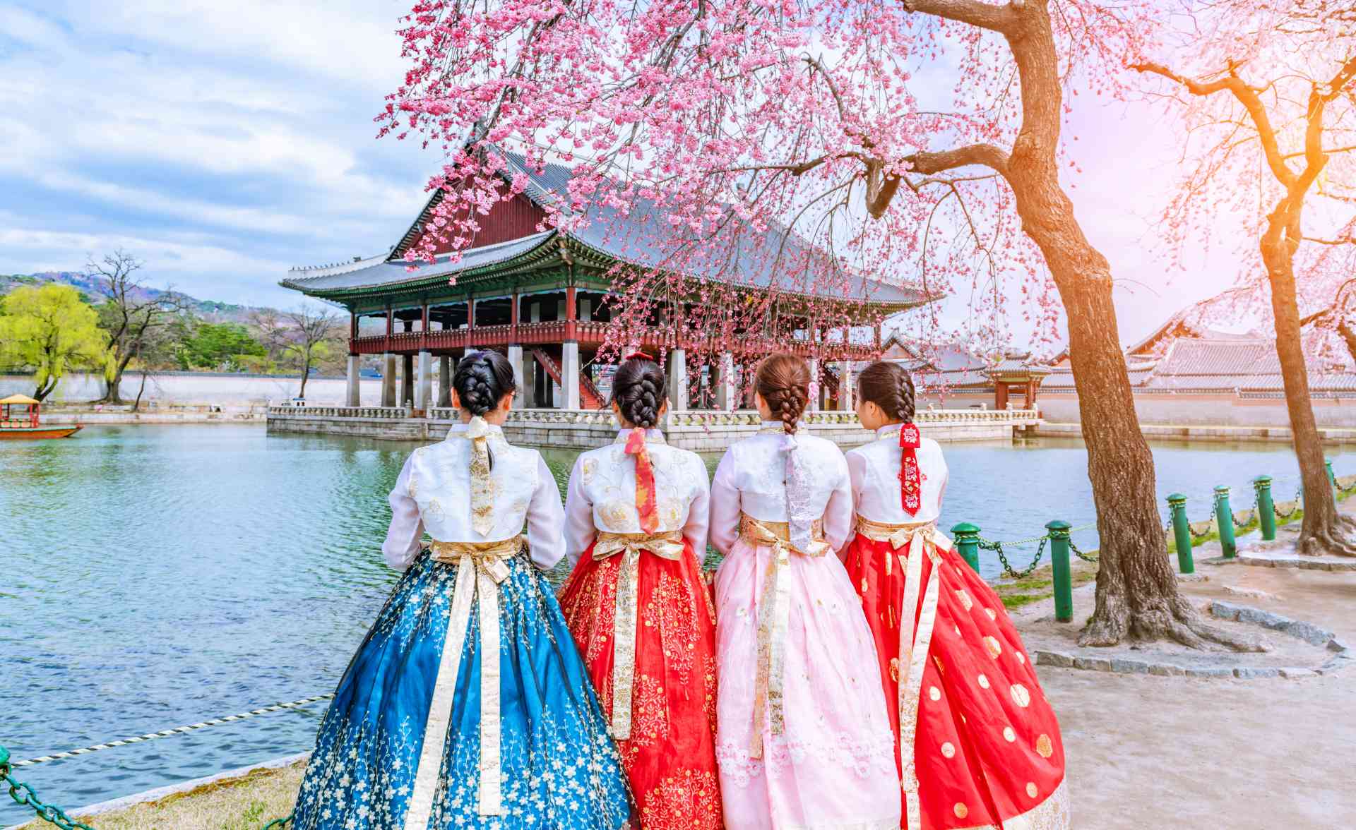 6H4M Korea Saranghaeyo