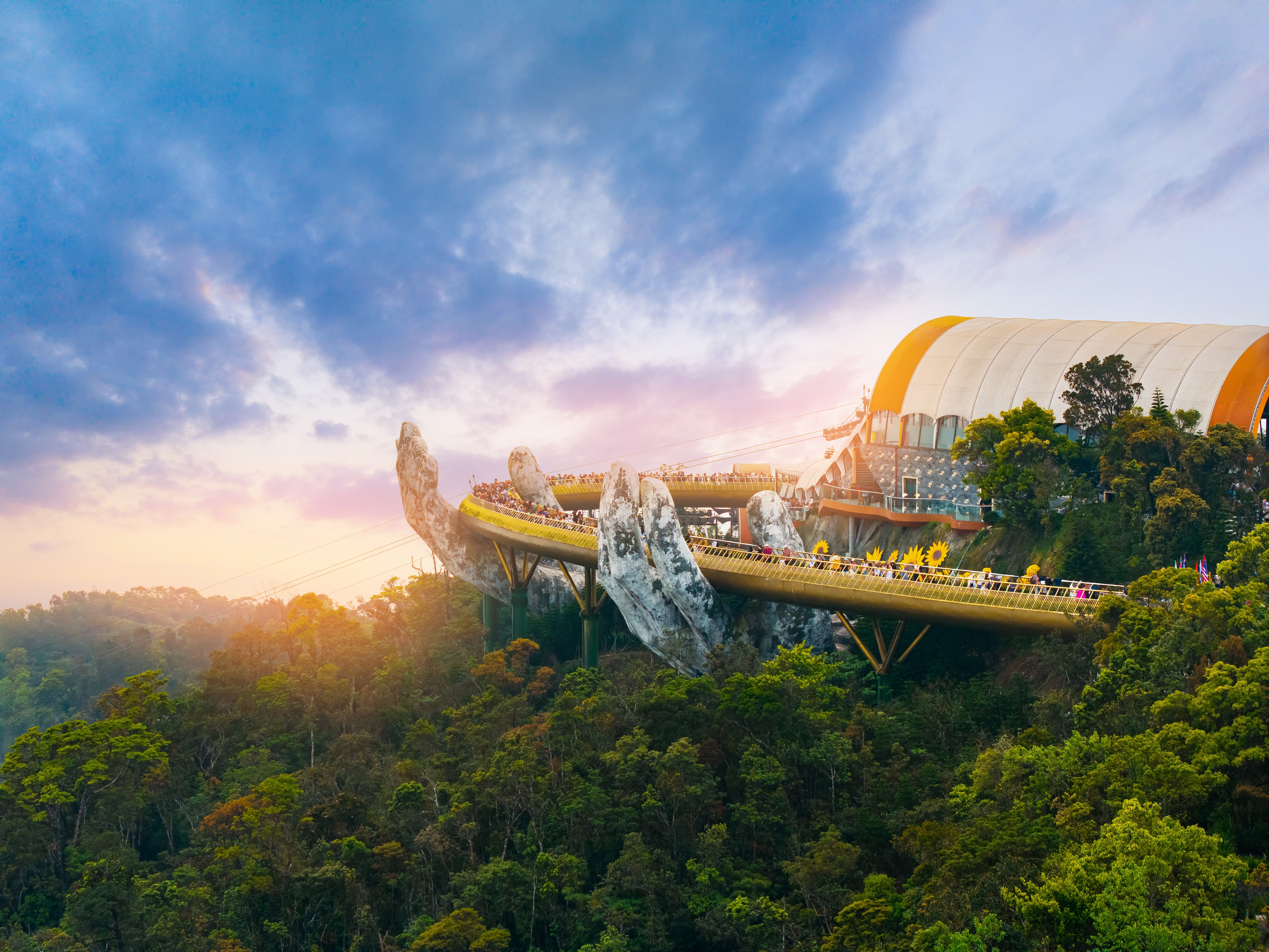 5D4N LET\'S GO, DA NANG!  (BA NA HILLS + FREE AND EASY)