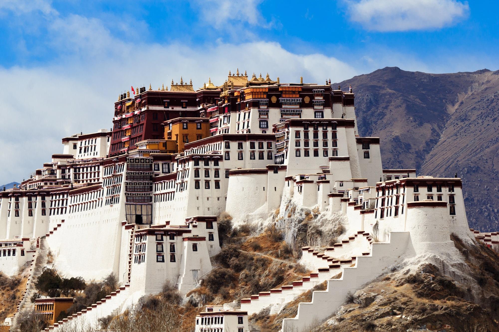 8D7N TIBET ~ CHENGDU/NYINGCHI/YAMDROKTSO/KAROLA GLACIER/LHASA/SHIGATSE (02 WAY DOMESTIC)
